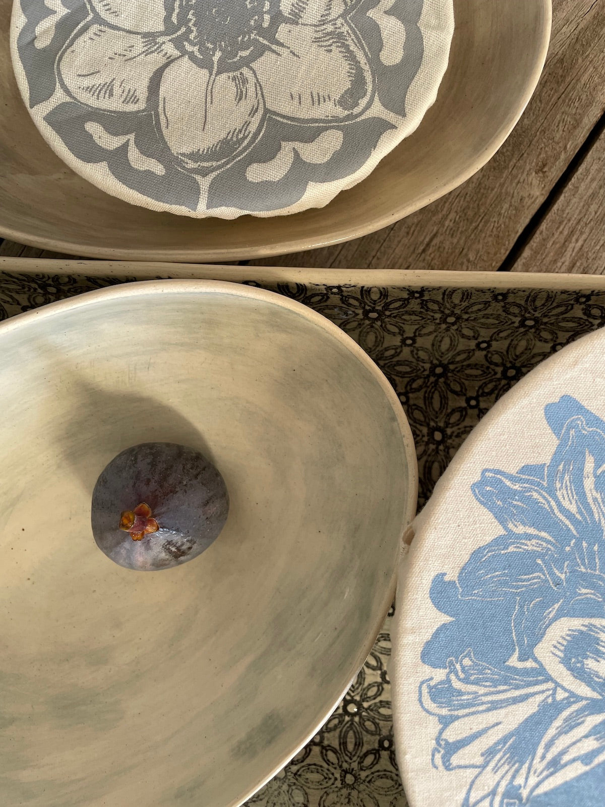 Halo Dish and Bowl Cover Large Set of 3 African Flowers | Gabriele Jacobs