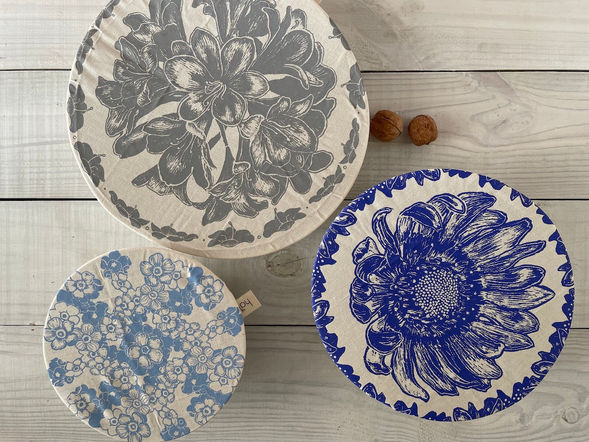 Halo Dish and Bowl Cover Large Set of 3 African Flowers | Gabriele Jacobs