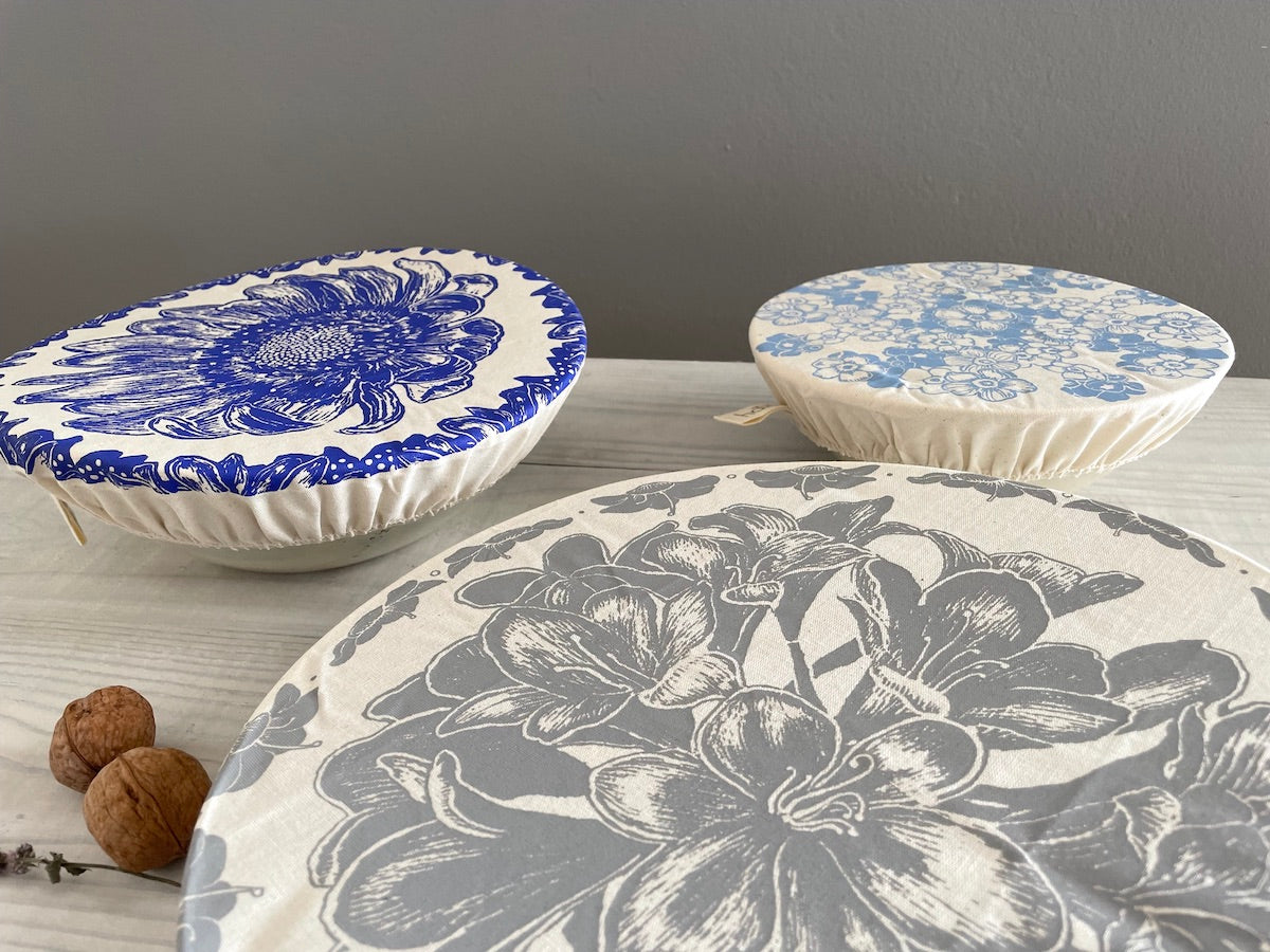 Halo Dish and Bowl Cover Large Set of 3 African Flowers | Gabriele Jacobs