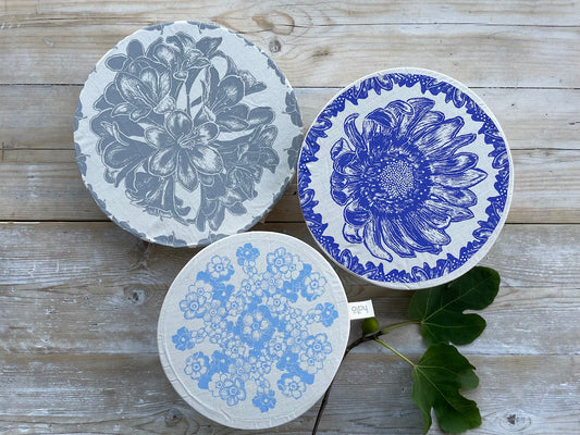 Halo Dish and Bowl Cover Large Set of 3 African Flowers | Gabriele Jacobs