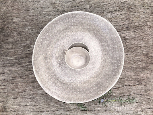 Wonki Ware XL Patterned Serving Platter and 4 plain wash ramekins - Warm Grey