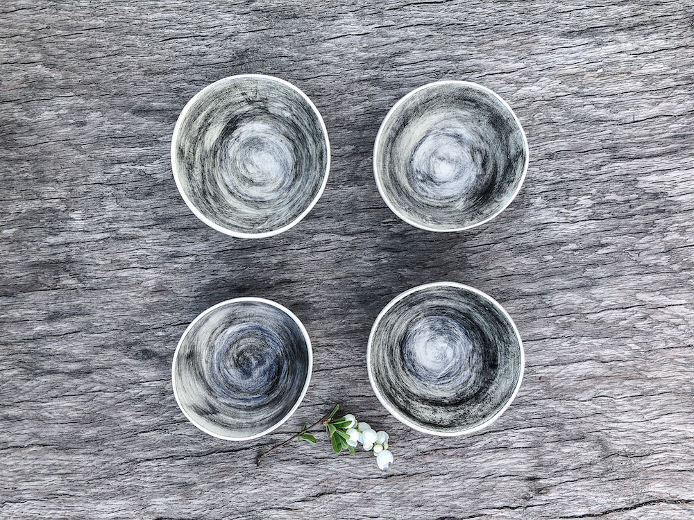 Wonki Ware XL Patterned Serving Platter and 4 plain wash ramekins - Charcoal