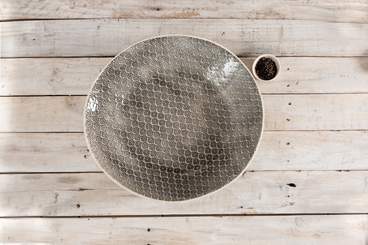 Wonki Ware XL Patterned Serving Platter and 4 plain wash ramekins - Charcoal