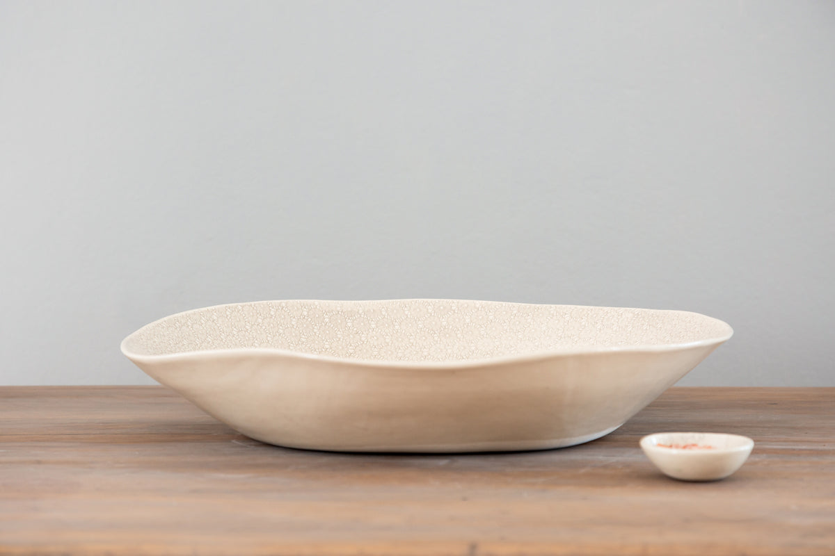 Wonki Ware XL Patterned Serving Platter and 4 plain wash ramekins - Warm Grey