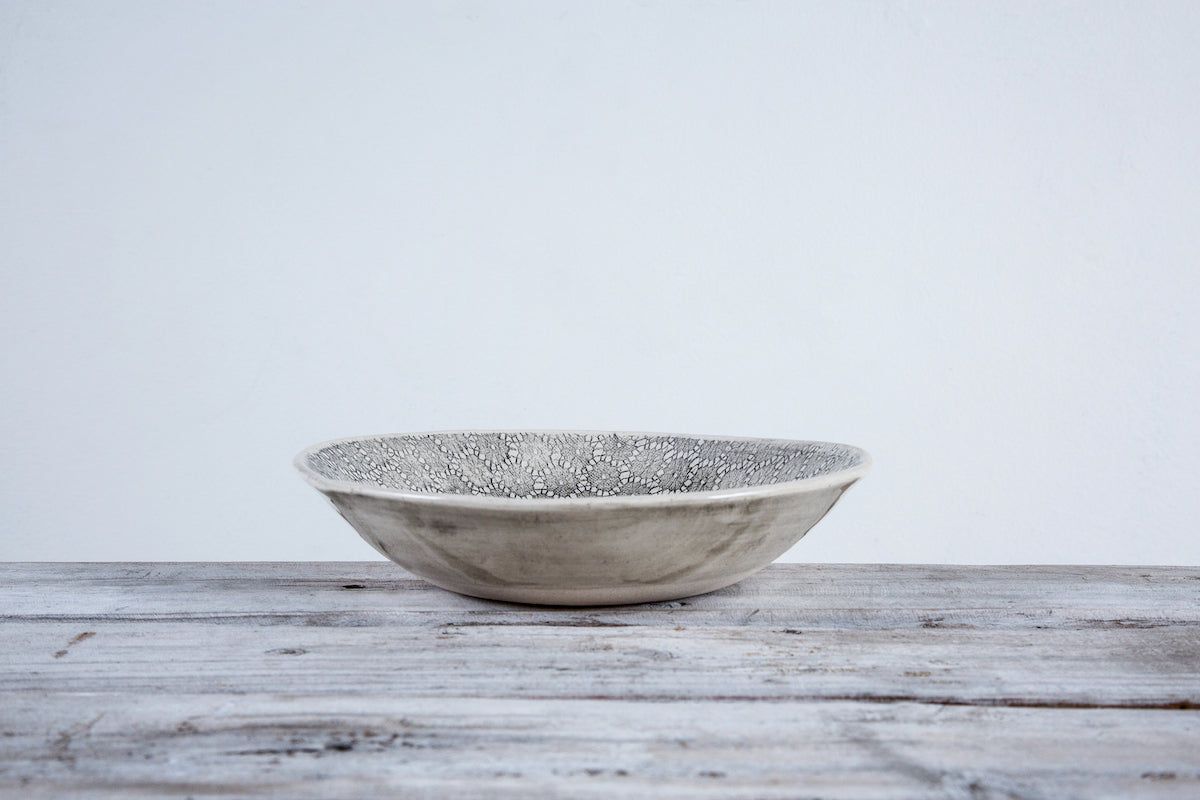 Wonki Ware 16-Piece Dinner Service - Charcoal Patterned
