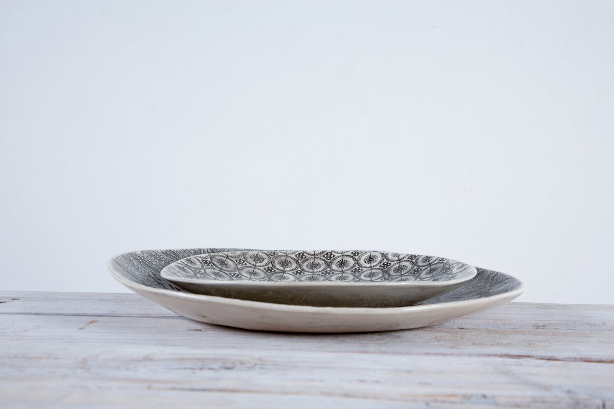 Wonki Ware 16-Piece Dinner Service - Charcoal Patterned
