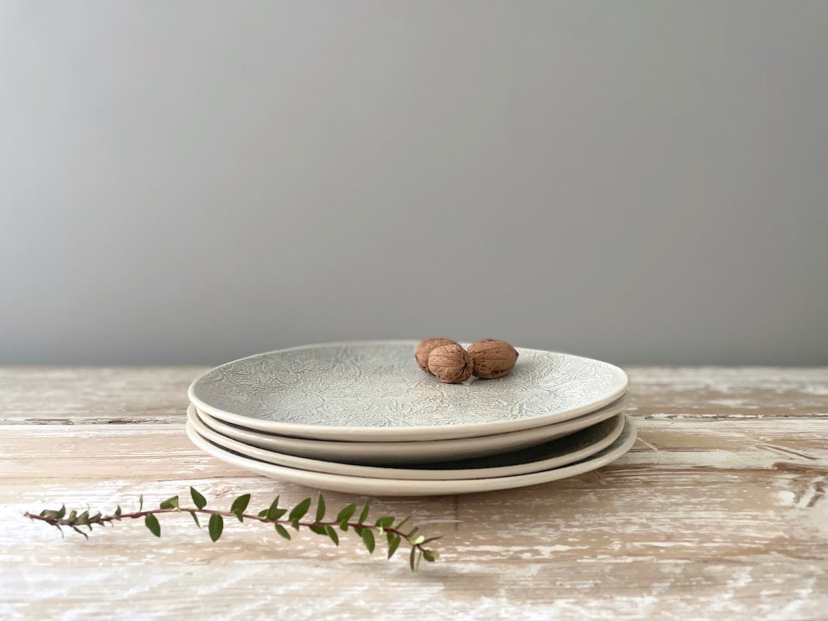 Wonki Ware 16 Piece Dinner Service – Mixed Pattern – Warm Grey