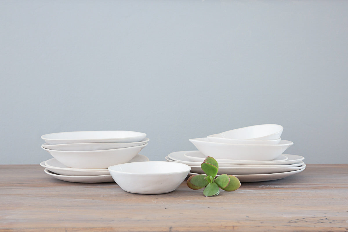 Plain white outlet dinner set